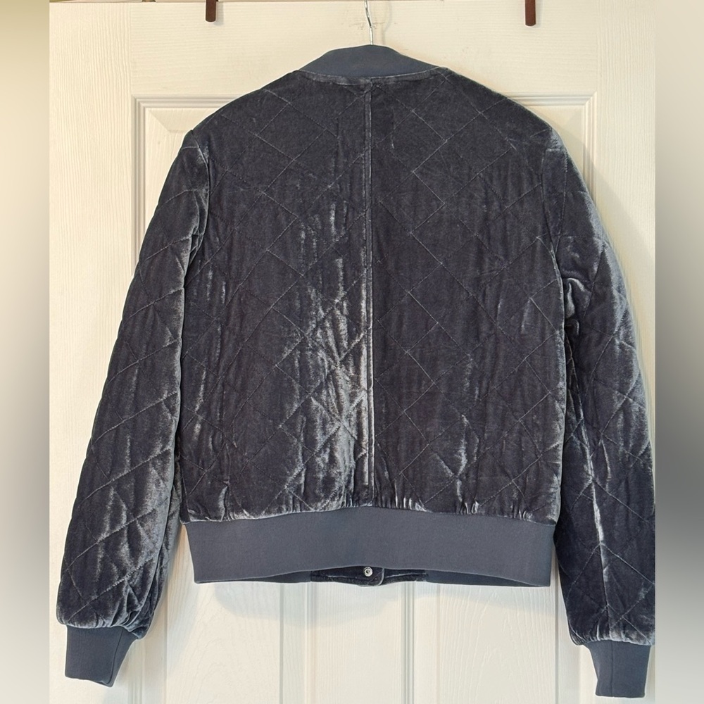 7 For All Mankind Blue Quilted Velvet Bomber Jacket Size M EUC - Picture 4 of 11